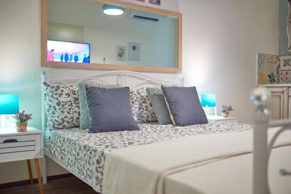 Old City Romantic Studios 2 Пула Екстериор снимка