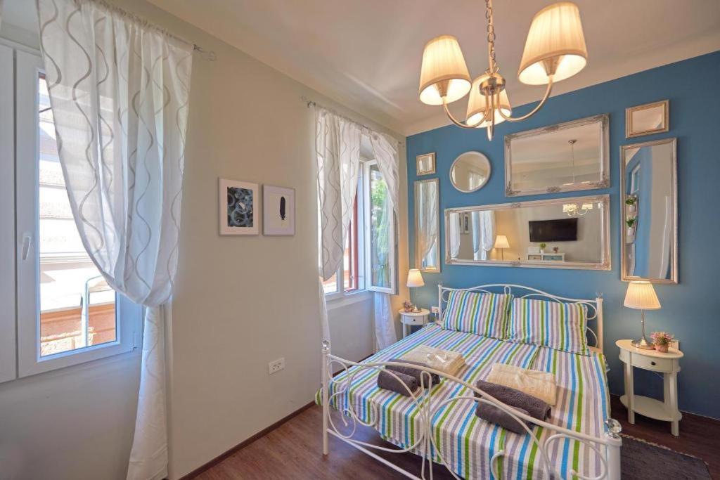 Old City Romantic Studios 2 Пула Екстериор снимка