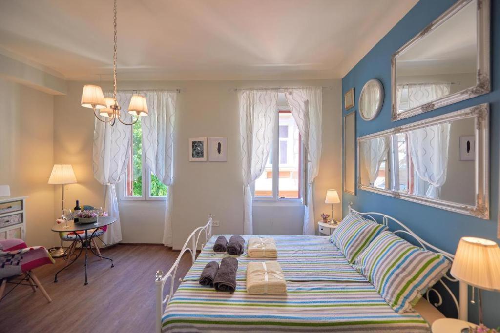 Old City Romantic Studios 2 Пула Екстериор снимка